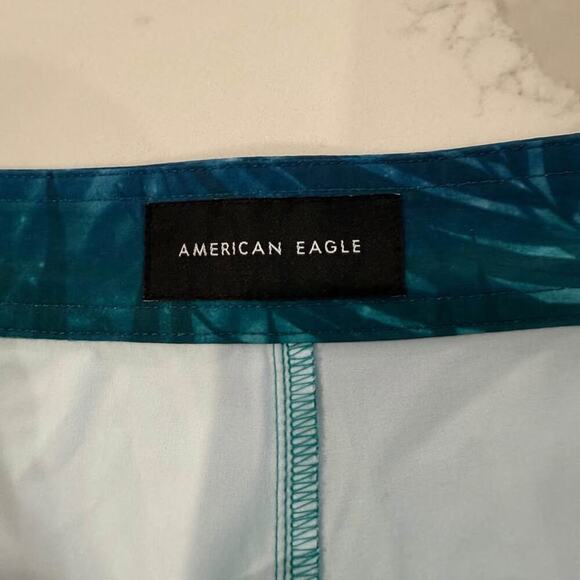 American Eagle Blue Ombré Swim Trunks Men’s Large Board Shorts Summer Vacation - Picture 6 of 10